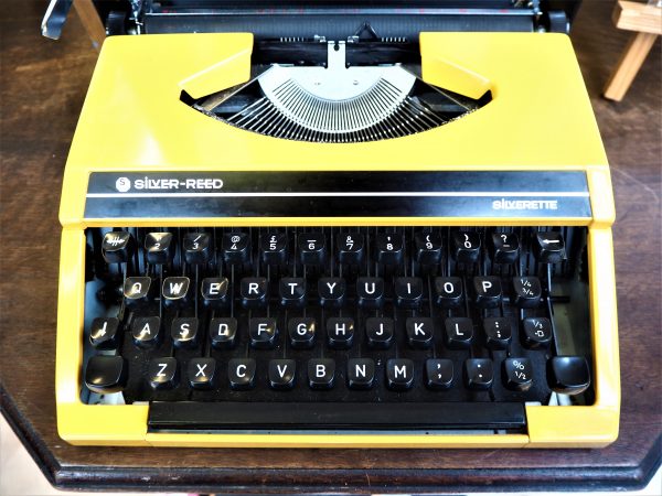 Silverette Silver Reed Typewriter